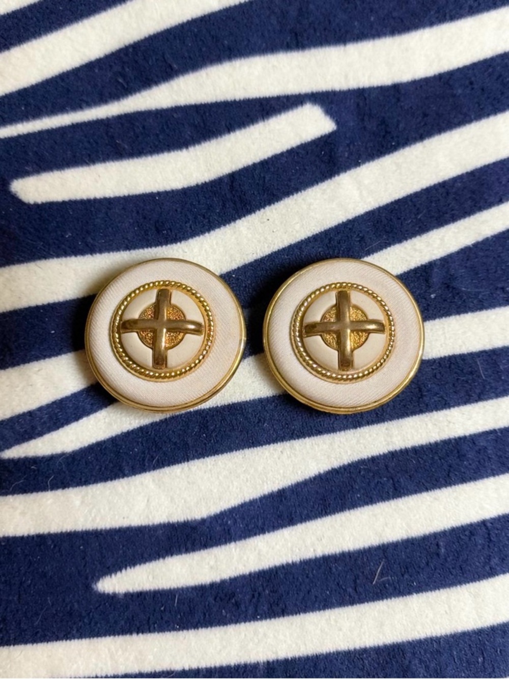 Vintage Large Gold Tone & White Fabric Round Nautical Button Clip On Earrings